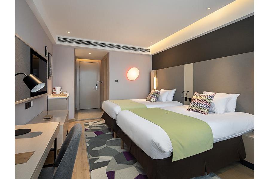 Campanile Hotel Wuhan Zhongnan Road Metro Station Zewnętrze zdjęcie